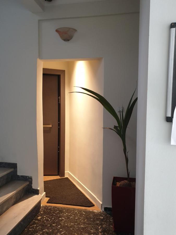 アテネRenovated Studio With Roof Garden Access, 15 M Walk To Acropolisアパートメント エクステリア 写真
