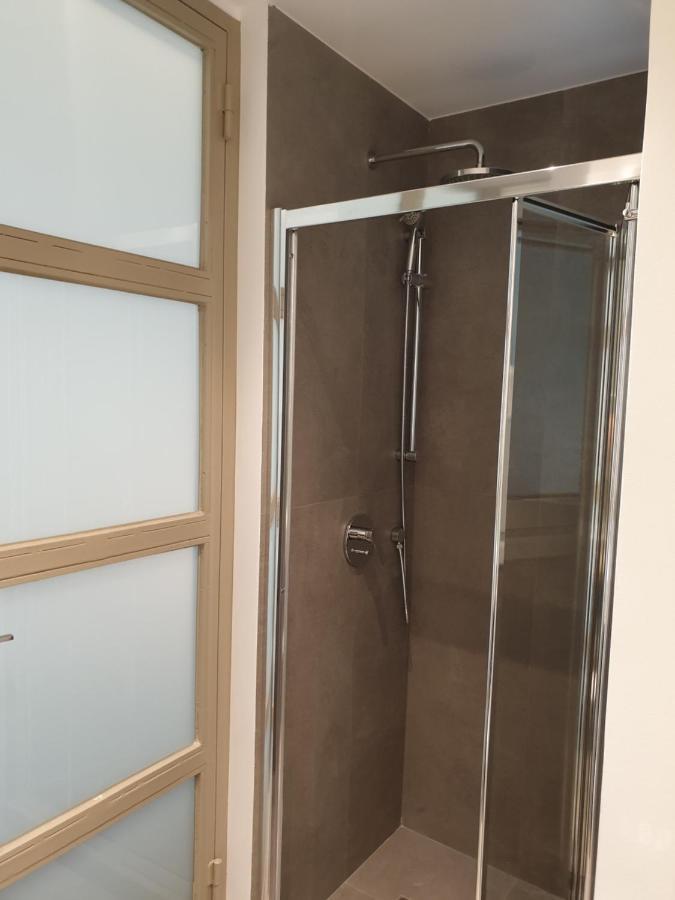 アテネRenovated Studio With Roof Garden Access, 15 M Walk To Acropolisアパートメント エクステリア 写真