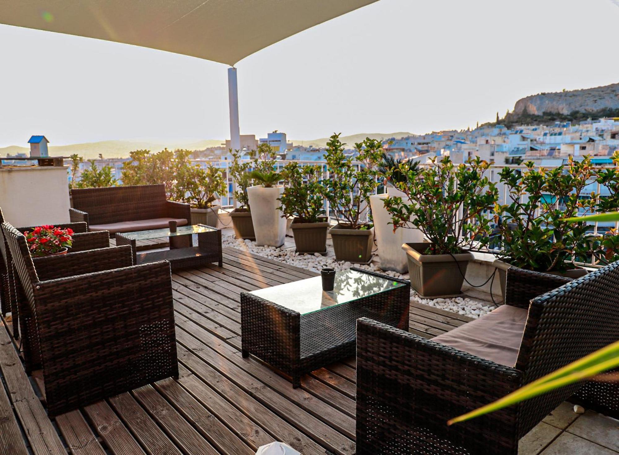 アテネRenovated Studio With Roof Garden Access, 15 M Walk To Acropolisアパートメント エクステリア 写真